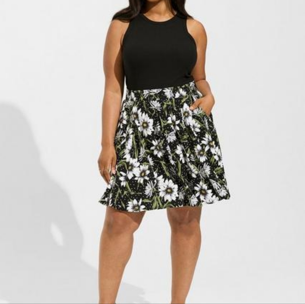Torrid plus floral challis mini skirt With Pockets, 5XL, black